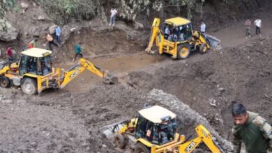 Photo of चमोली: आपदा का कहर, बिंसर पहाड़ी की चोटी पर दोनों ओर फटा बादल