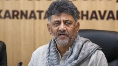 Photo of पी एम आवास के सामने भी गड्ढे…’, खराब सड़क पर उठे सवाल तो क्यों भड़क गए डीके शिवकुमार