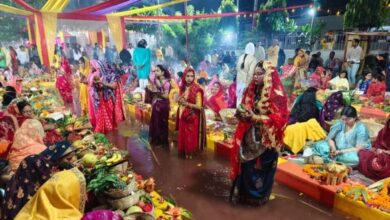 Photo of बरेली: उगते सूर्य को अर्घ्य देने के साथ छठ महापर्व का समापन