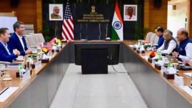 Photo of अमेरिकी राजदूत सर्जियो गोर ने वाणिज्य सचिव से की मुलाकात