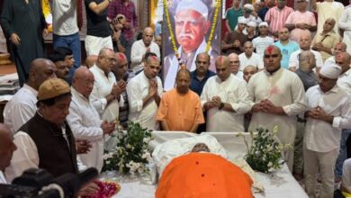 Photo of यूपी: सीएम योगी ने किए संत शिरोमणि साईं चांडूराम जी के अंतिम दर्शन