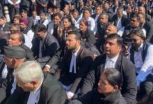 Photo of देहरादून में सड़कों पर उतरे वकील…