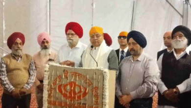 Photo of देहरादून में गुरु नानक देव प्रकाश पर्व मनाया, गुरुद्वारे पहुंचे सीएम धामी