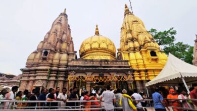 Photo of काशी विश्वनाथ मंदिर: बाबा के दरबार में आज से स्पर्श दर्शन पर लगी रोक