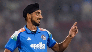 Photo of  आखिरकार अर्शदीप सिंह को मिल गया मौका, ये गेंदबाज हुआ बाहर; देखें दोनों टीमों की प्लेइंग-11