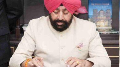 Photo of उत्तराखंड: प्रदेश में जनगणना का पहला चरण, राज्यपाल ने स्व-गणना कर किया शुभारंभ