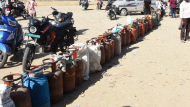 Photo of धोखाधड़ी से उड़े होश: 3000 रुपये देकर ब्लैक में लिया सिलिंडर, एक ही दिन में हो गया खत्म